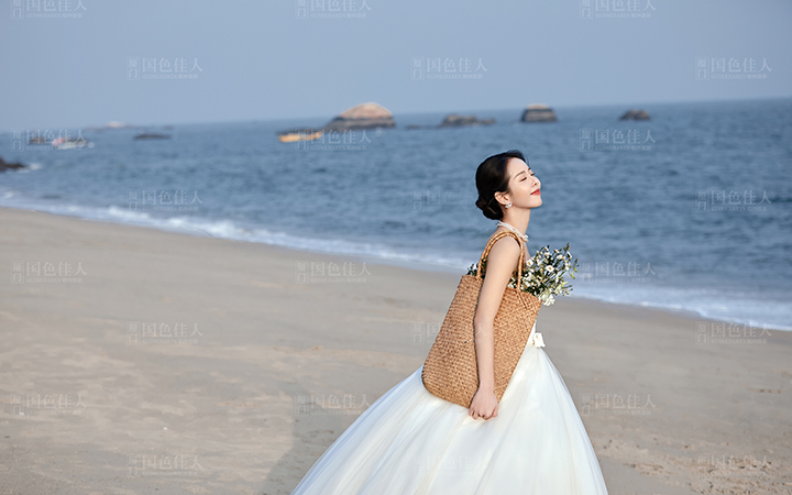 客片-海边婚纱照